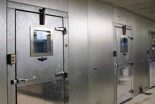walk-in-freezer-door